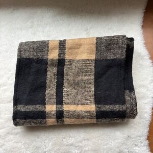 Plaid Scarf Oblong Black Beige Acrylic Knit Lightweight Soft Winter Fall‎